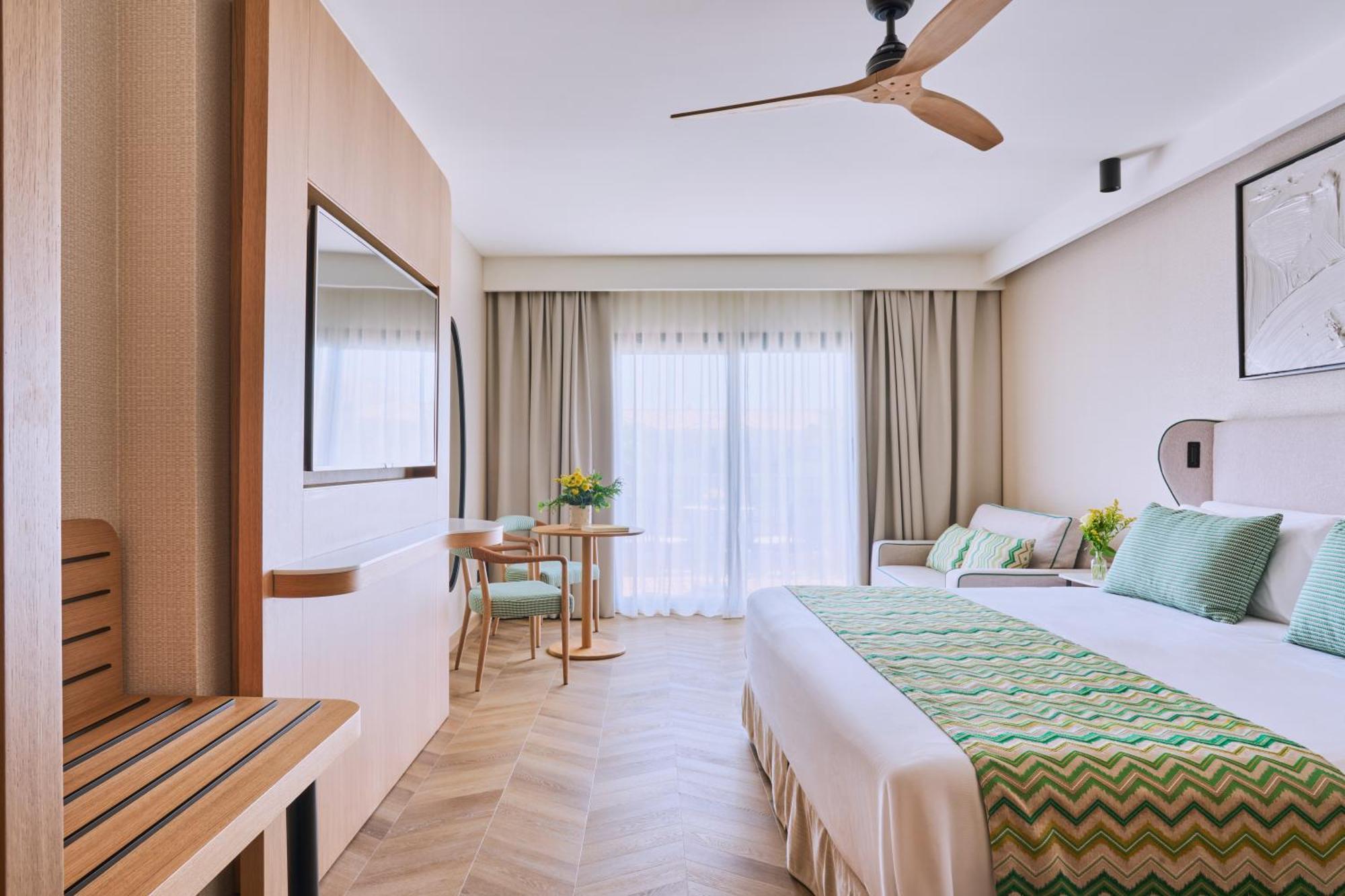 Double Room Pool View